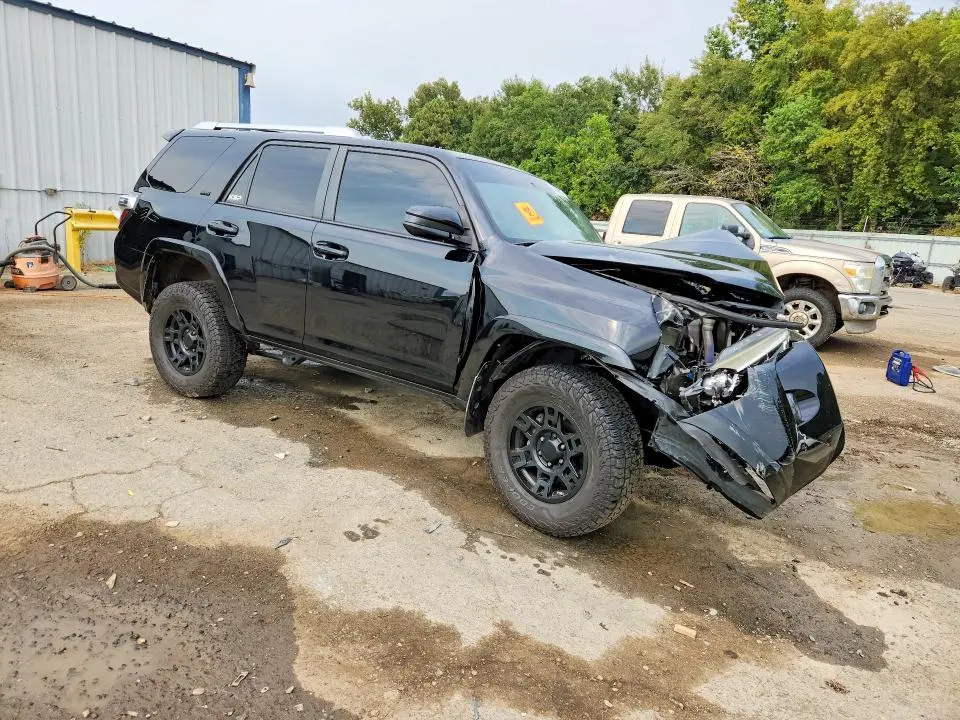 2018 TOYOTA 4RUNNER SR5  