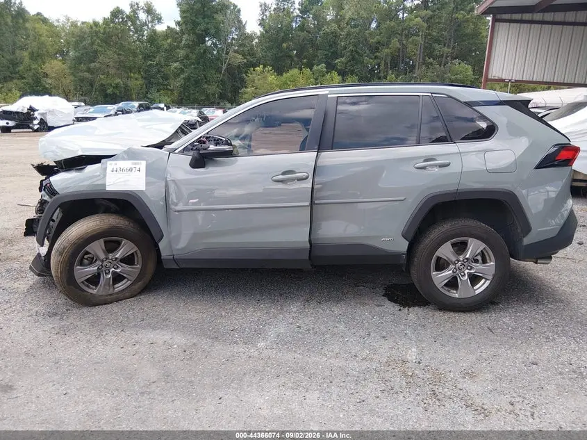 2022 TOYOTA RAV4 HYBRID XLE