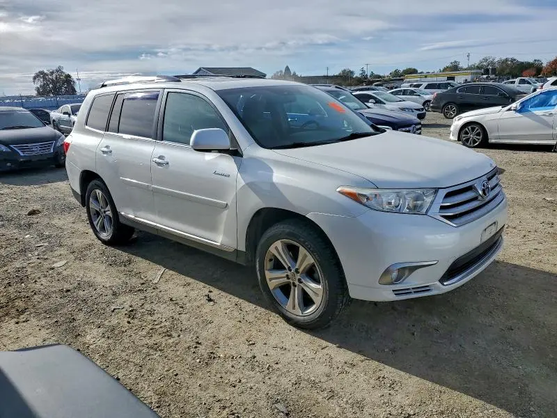 2013 TOYOTA HIGHLANDER LIMITED  