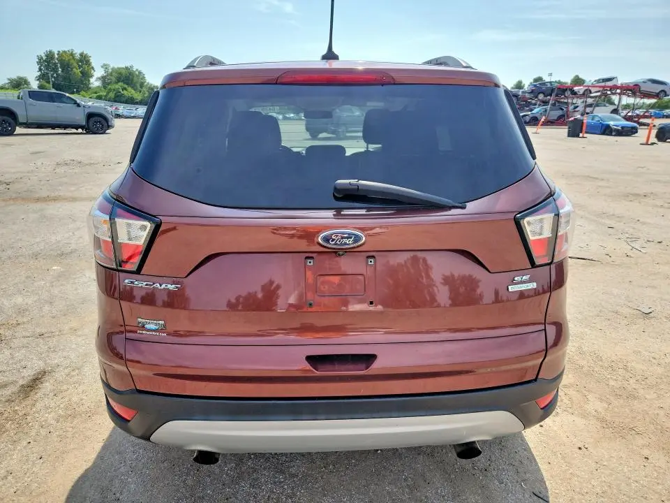 2018 FORD ESCAPE SE  