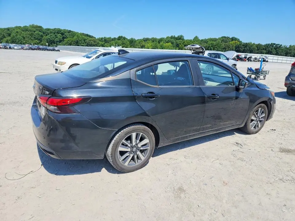 2021 NISSAN VERSA SV  