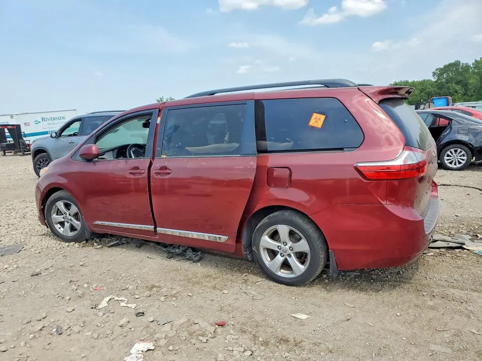 2016 TOYOTA SIENNA LE  