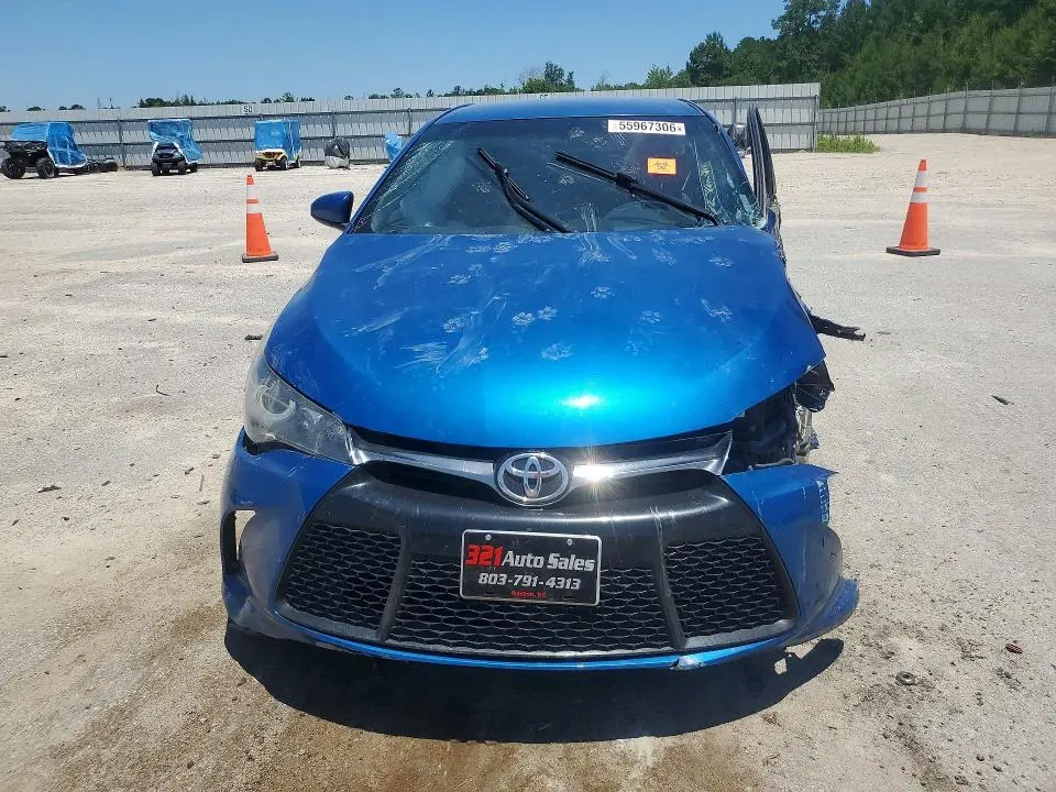 2017 TOYOTA CAMRY SE  