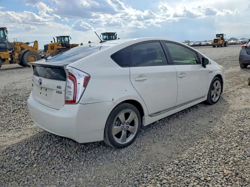 2013 TOYOTA PRIUS PERSONA SERIES SE  