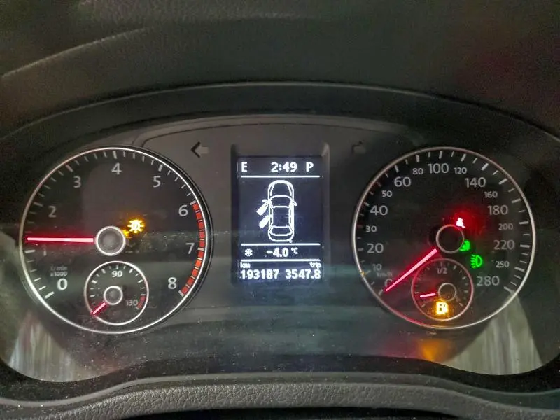 2015 VOLKSWAGEN PASSAT SE  