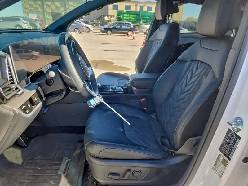 2025 KIA SPORTAGE X-PRO  