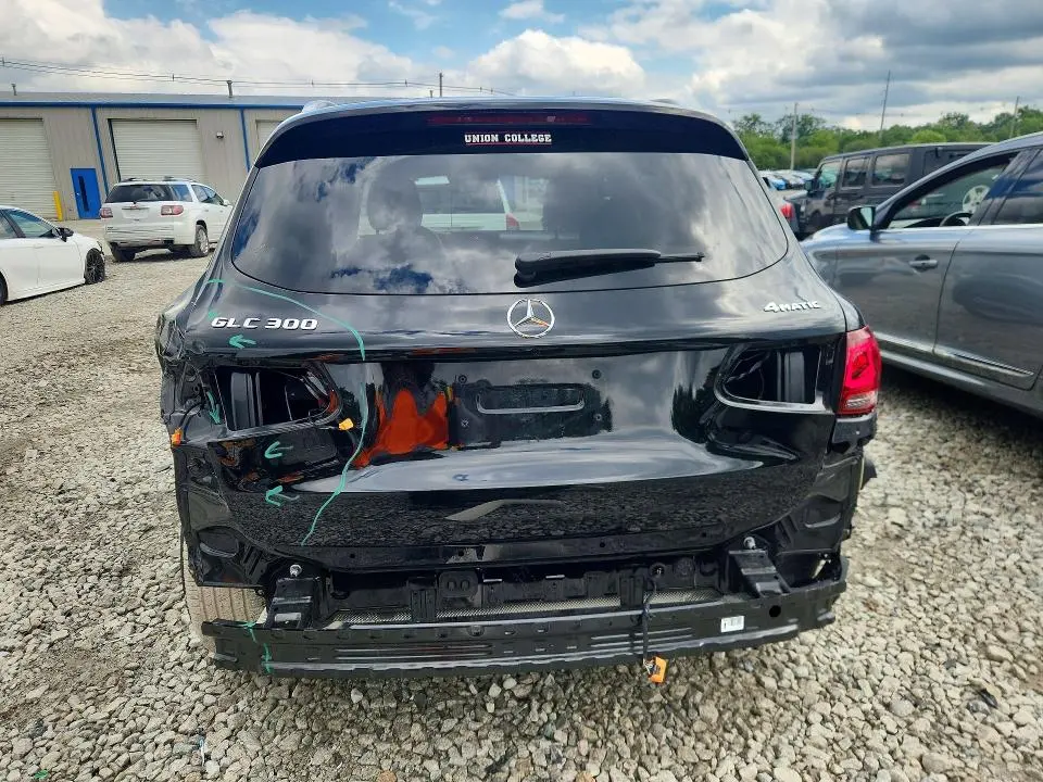 2022 MERCEDES-BENZ GLC 300 4MATIC  