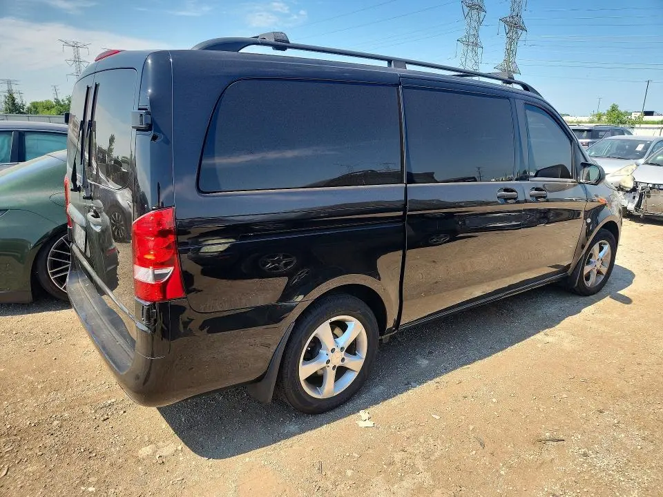 2017 MERCEDES-BENZ METRIS   