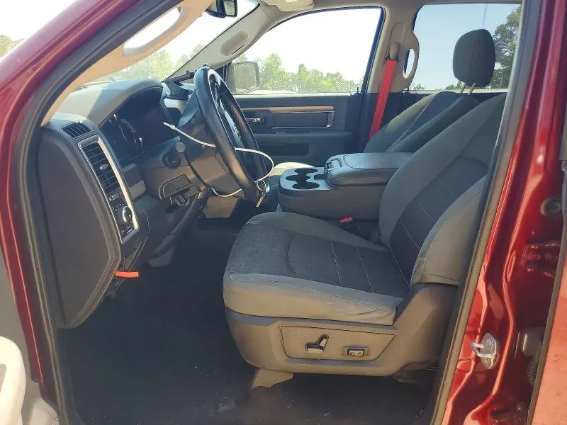 2017 RAM 1500 SLT  