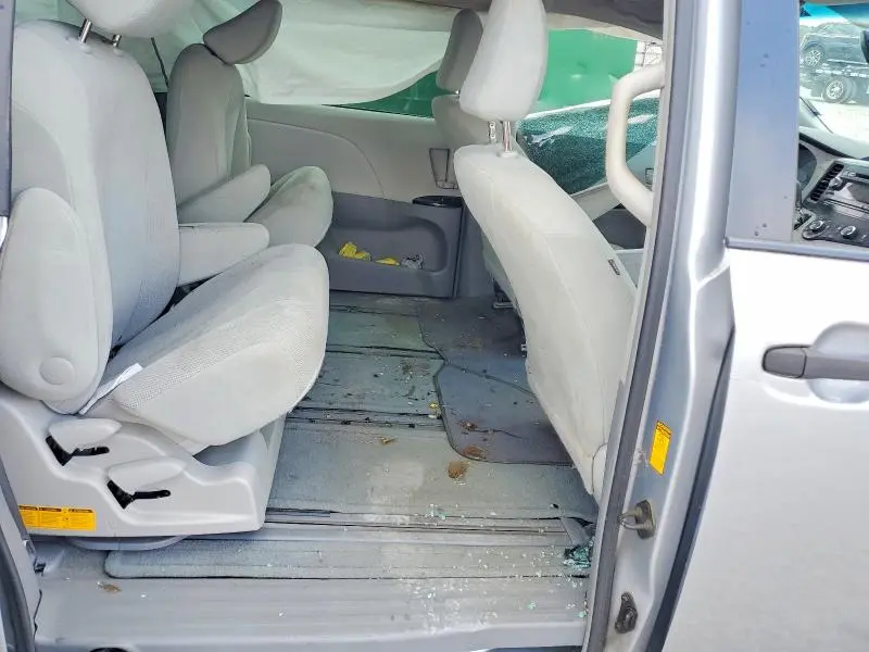 2014 TOYOTA SIENNA L 7-PASSENGER  