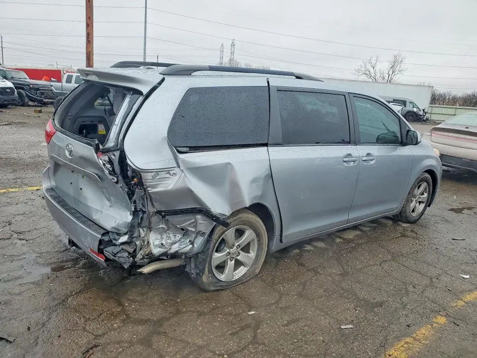 2017 TOYOTA SIENNA LE 8-PASSENGER  