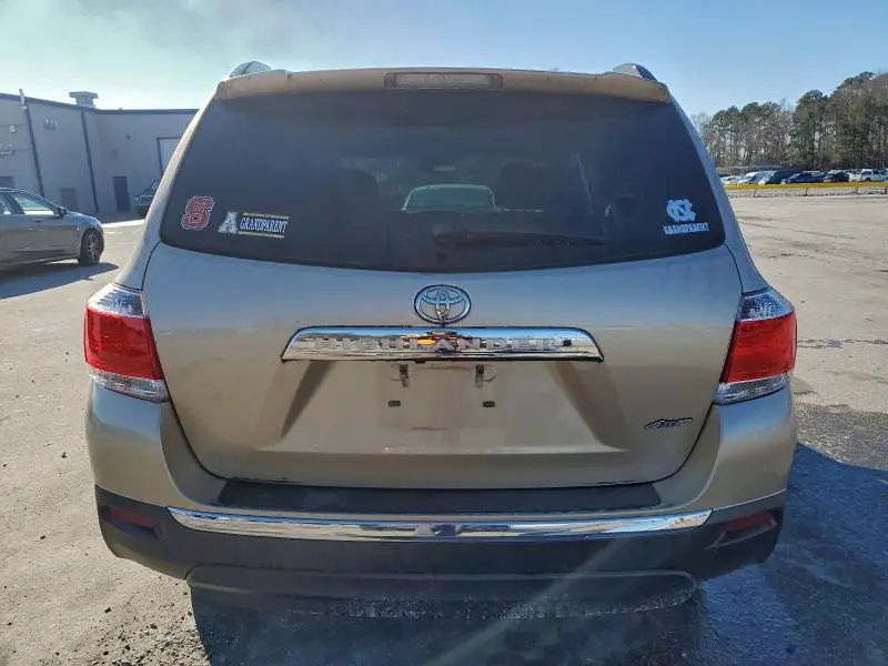 2013 TOYOTA HIGHLANDER LIMITED  