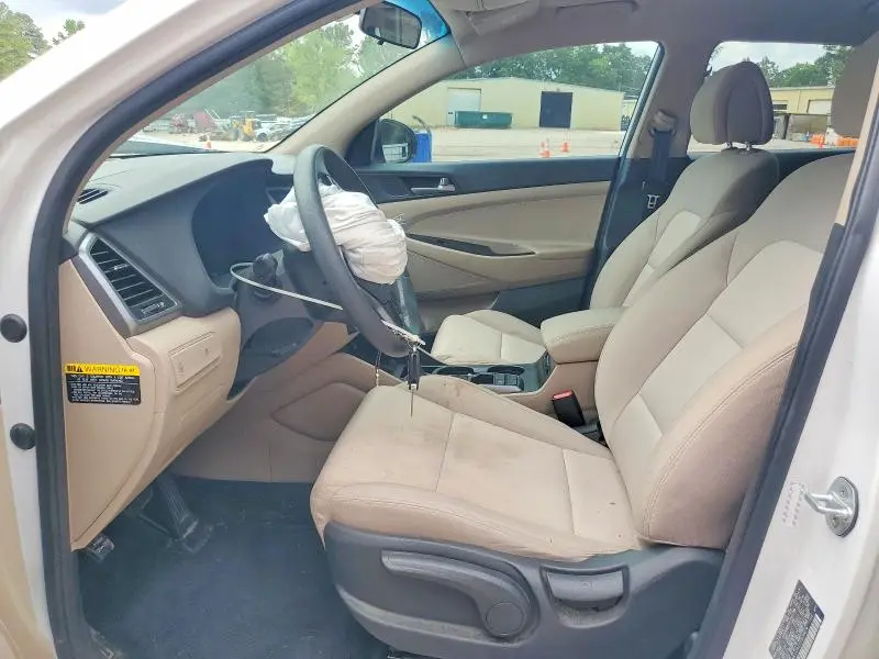 2018 HYUNDAI TUCSON SE  