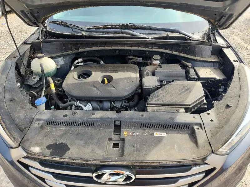 2018 HYUNDAI TUCSON SE  