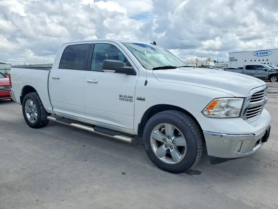 2017 RAM 1500 SLT  