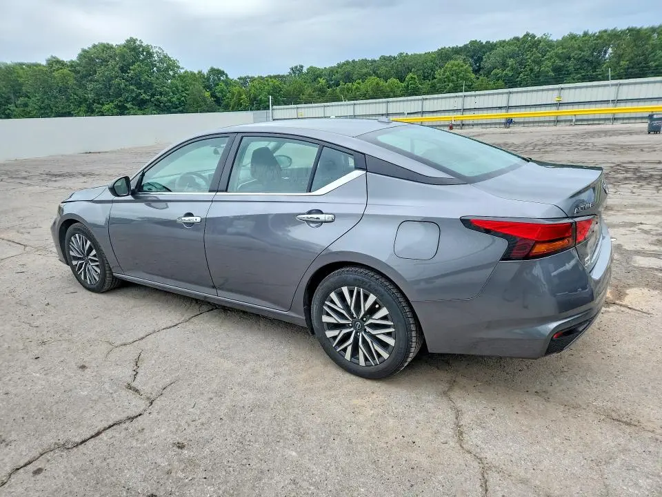 2024 NISSAN ALTIMA SV  