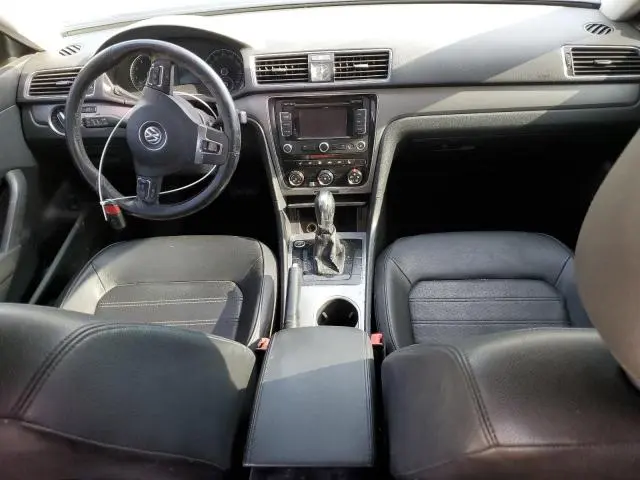 2015 VOLKSWAGEN PASSAT SE  