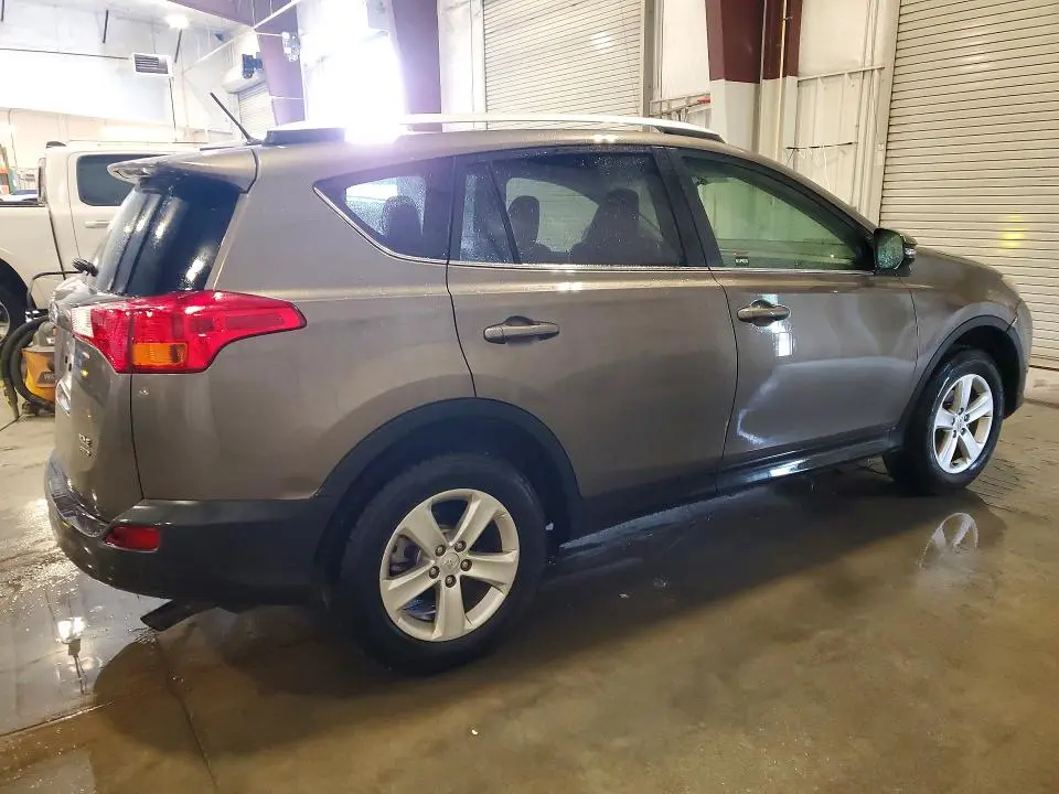 2014 TOYOTA RAV4 XLE  