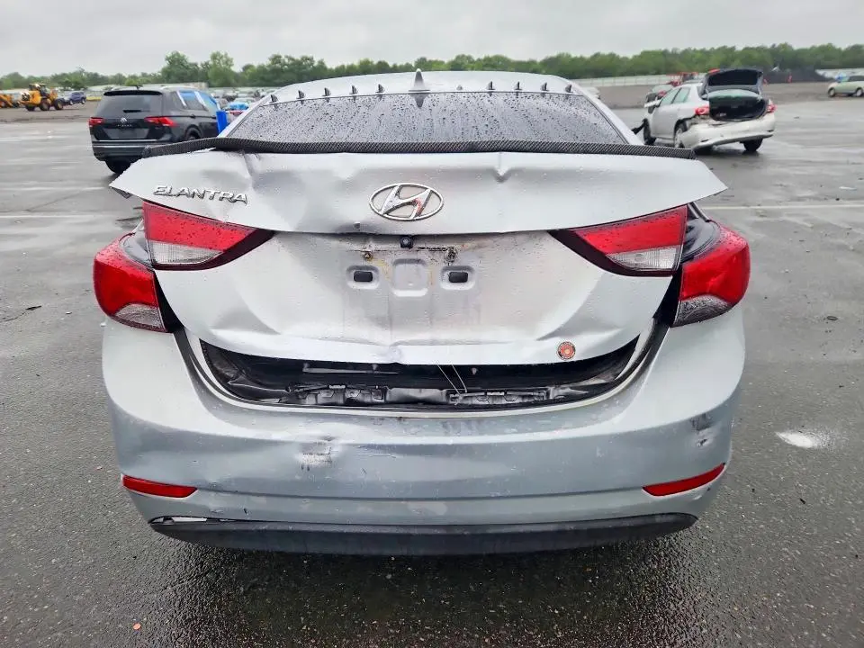 2014 HYUNDAI ELANTRA SE  