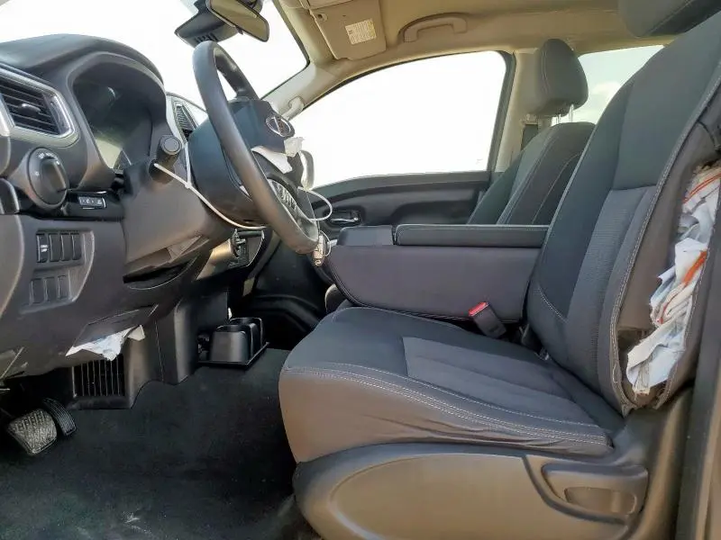 2021 NISSAN TITAN S  
