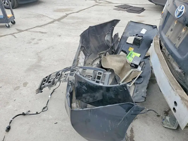 2011 TOYOTA PRIUS THREE  