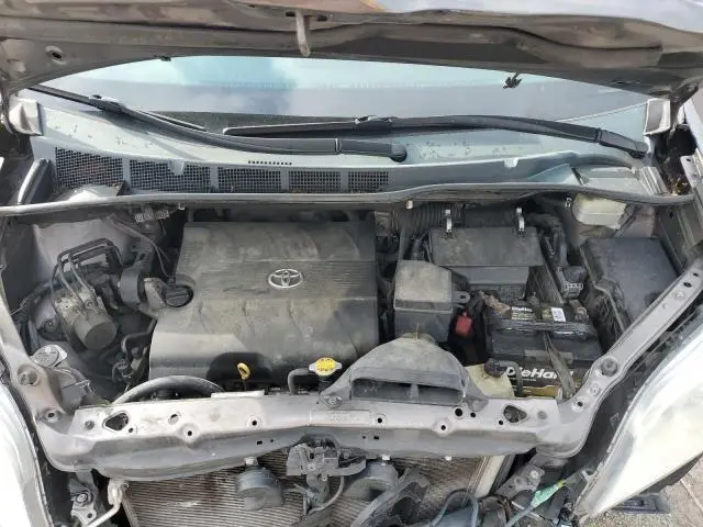 2011 TOYOTA SIENNA XLE  