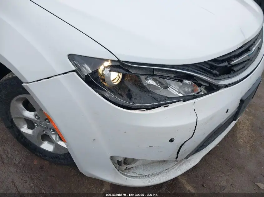 2018 CHRYSLER PACIFICA HYBRID LIMITED