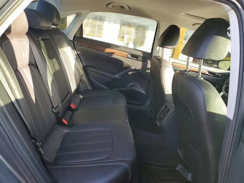 2022 VOLKSWAGEN PASSAT LIMITED EDITION  