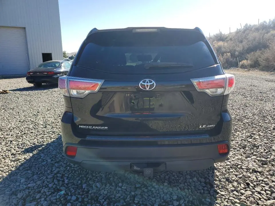 2015 TOYOTA HIGHLANDER LE  