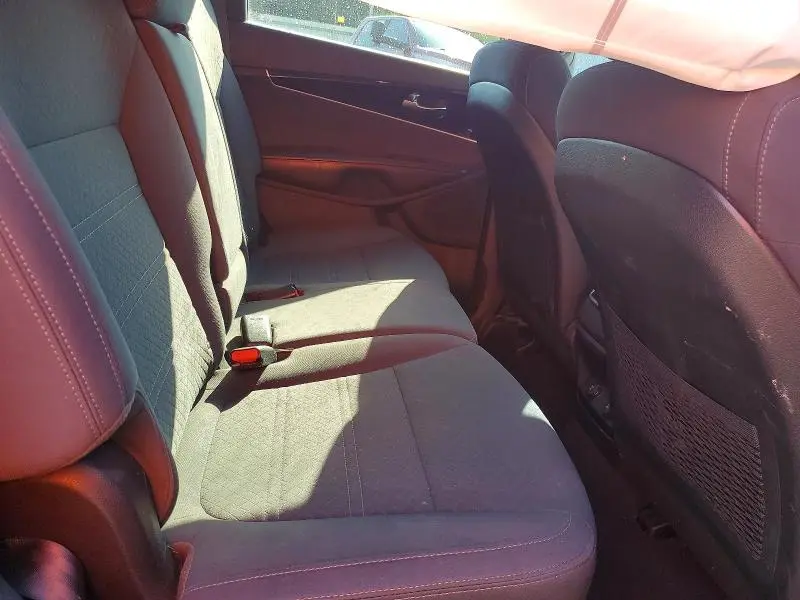 2017 KIA SORENTO LX V6  
