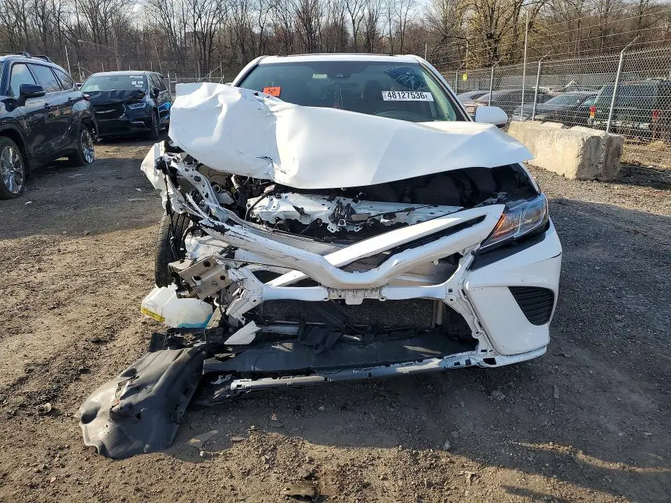 2019 TOYOTA CAMRY SE  