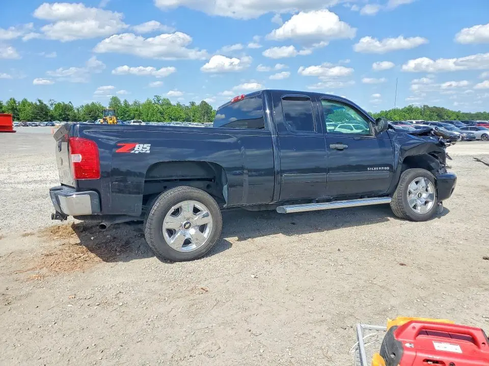 2011 CHEVROLET SILVERADO K1500 LT  