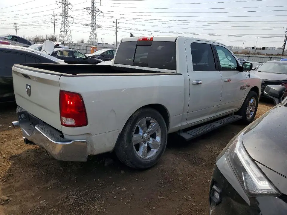 2016 RAM 1500 SLT  