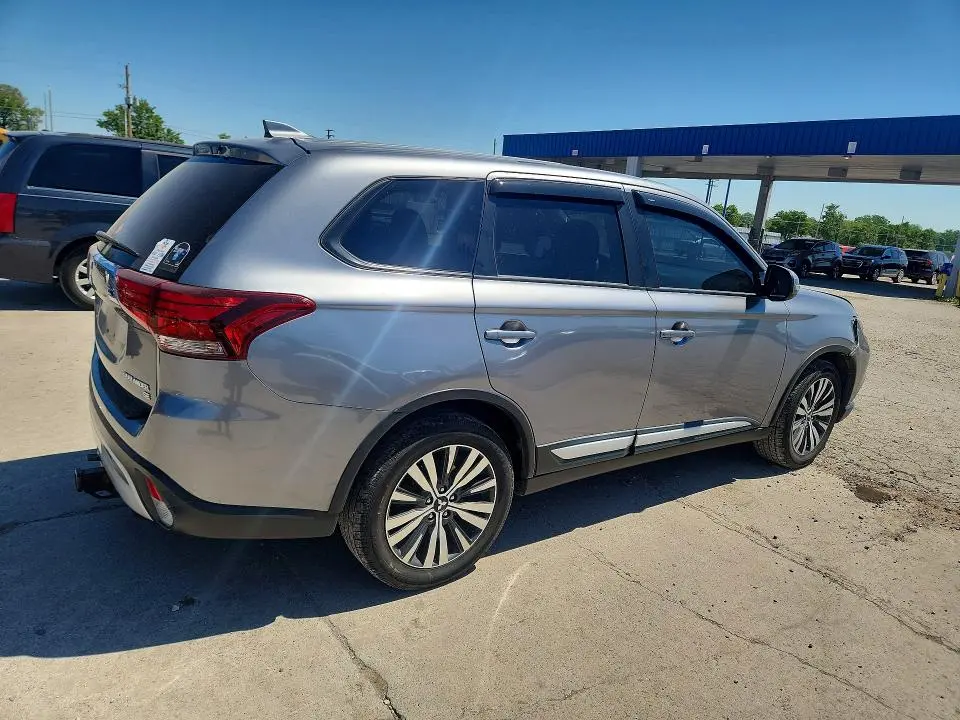 2019 MITSUBISHI OUTLANDER SE  