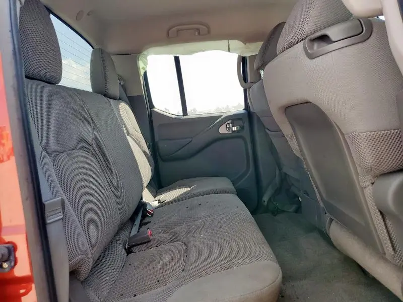 2013 NISSAN FRONTIER S  