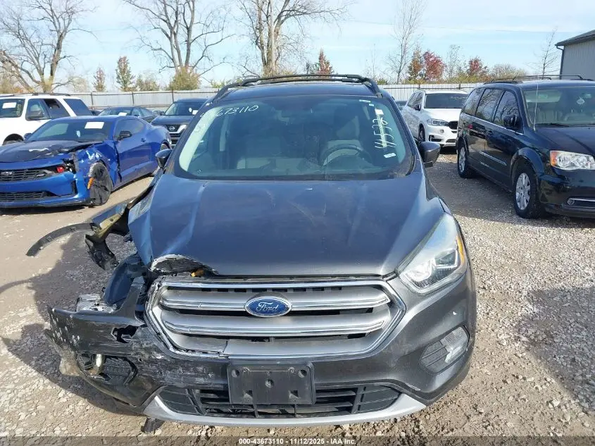 2017 FORD ESCAPE SE