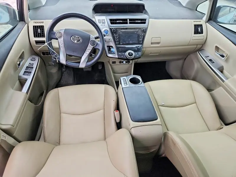 2016 TOYOTA PRIUS V FOUR  