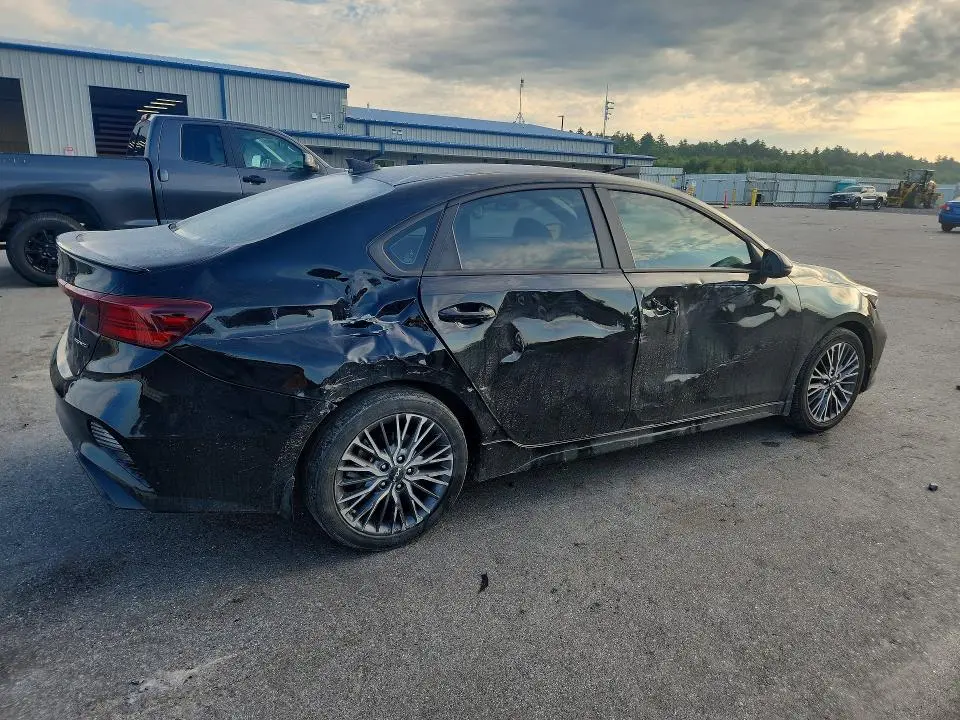 2024 KIA FORTE GT LINE  