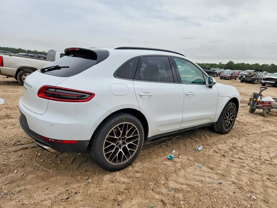 2018 PORSCHE MACAN   