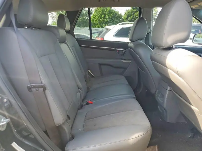2010 HYUNDAI SANTA FE SE  
