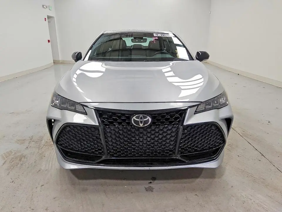 2019 TOYOTA AVALON XSE  