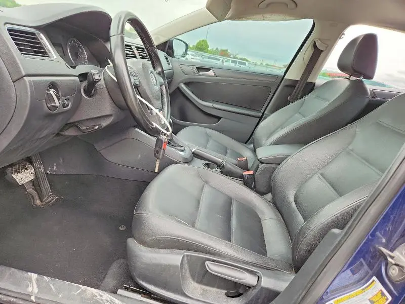 2012 VOLKSWAGEN JETTA SE  