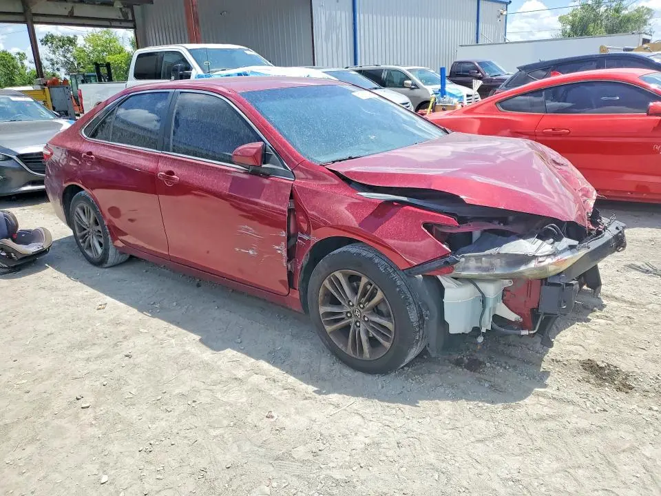 2015 TOYOTA CAMRY SE  