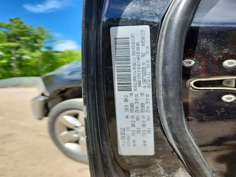 2016 RAM 1500 SLT  