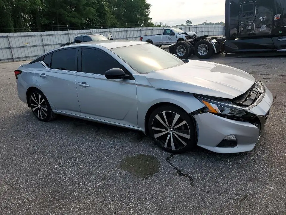 2021 NISSAN ALTIMA SR  