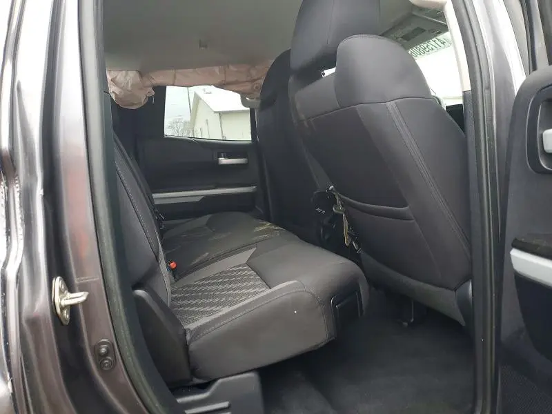 2018 TOYOTA TUNDRA SR5  