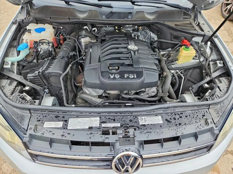 2013 VOLKSWAGEN TOUAREG V6  