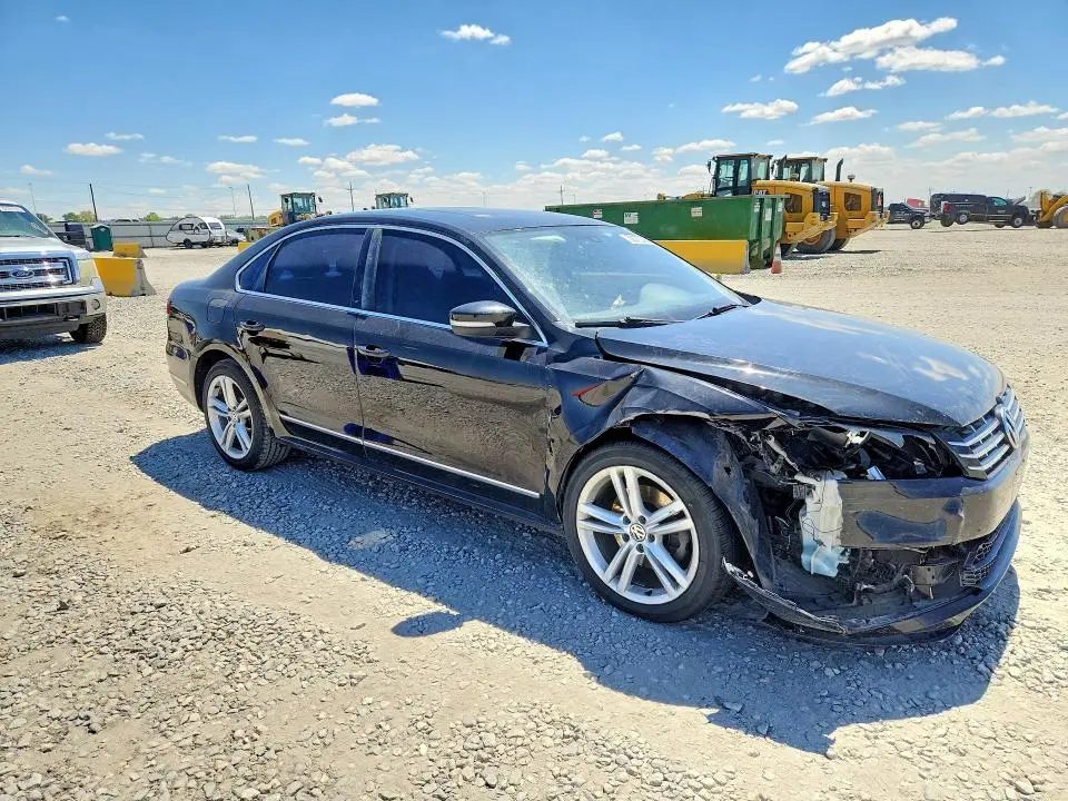 2014 VOLKSWAGEN PASSAT SE  