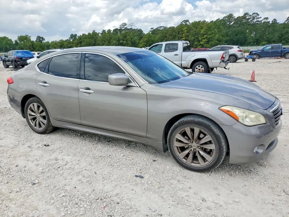 2014 INFINITI Q70 3.7  
