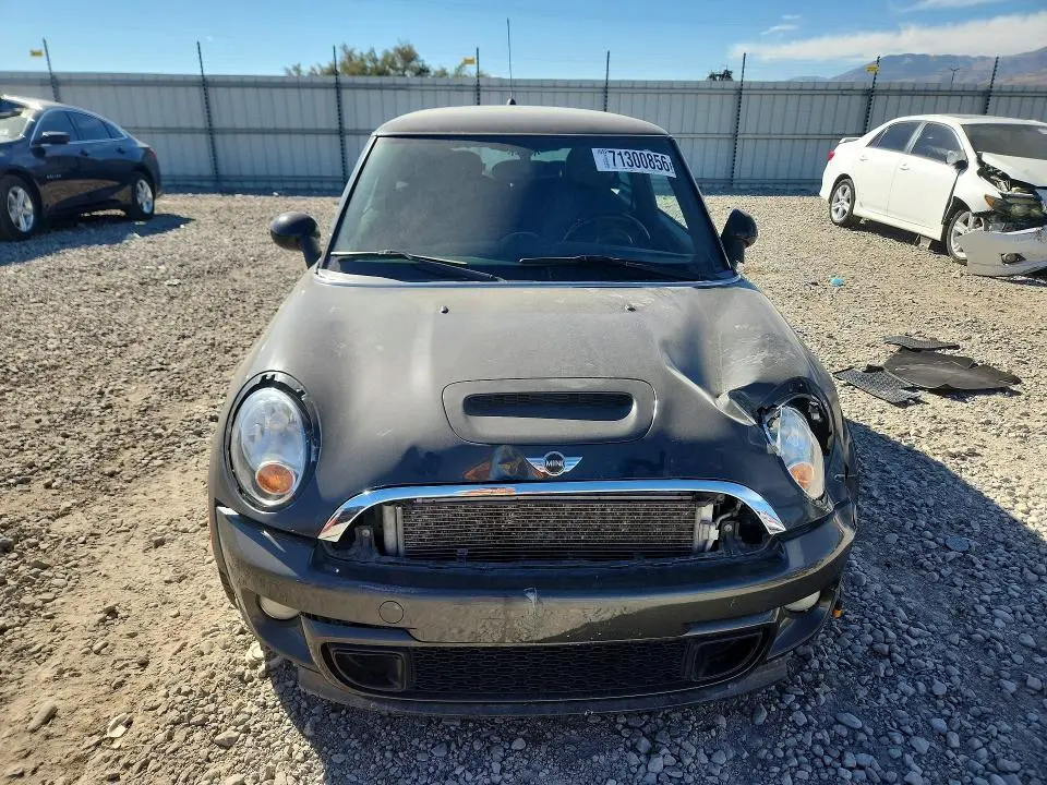 2011 MINI COOPER S  